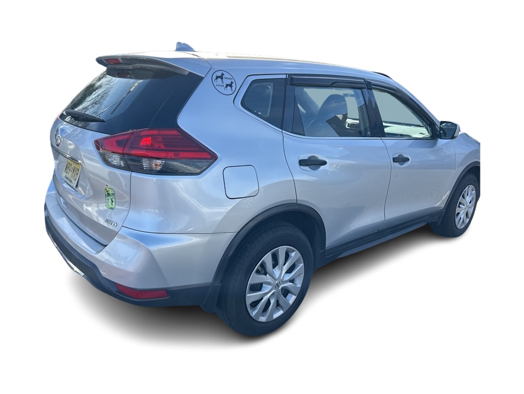 Thumbnail: 2017 Nissan Rogue - 12