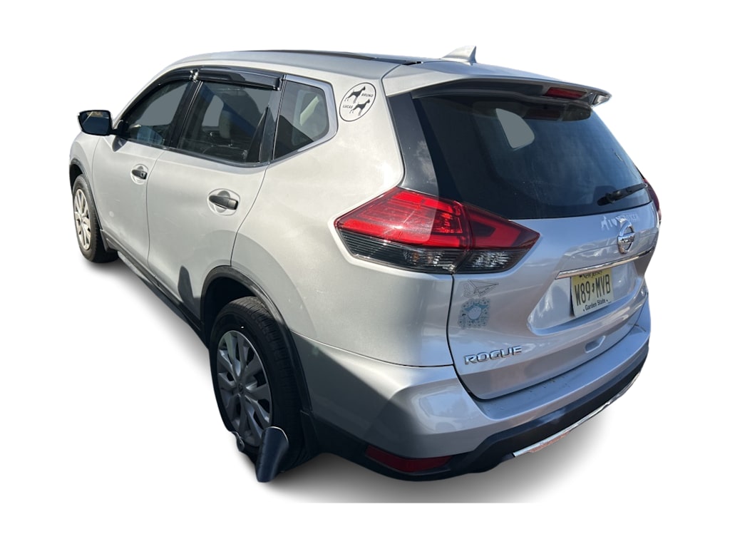 Thumbnail: 2017 Nissan Rogue - 3