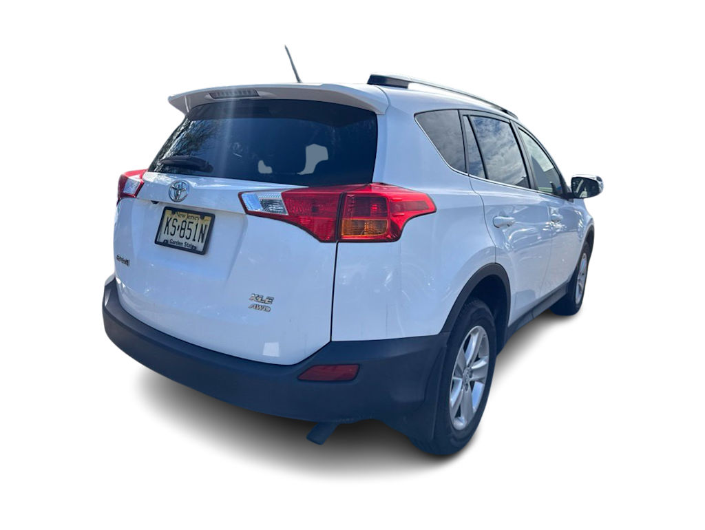 Thumbnail: 2013 Toyota RAV4 - 15