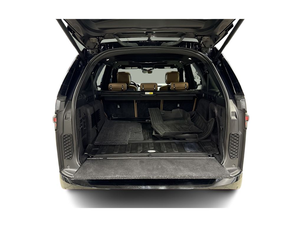 Thumbnail: 2024 Land Rover Discovery - 14