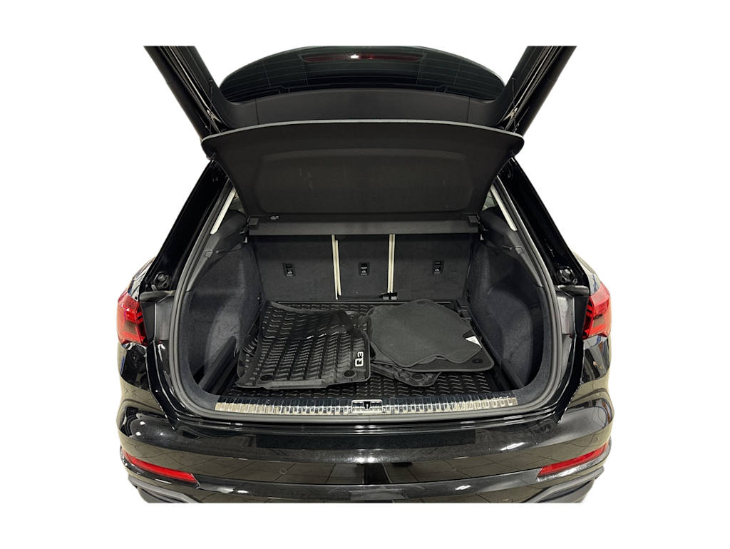 Thumbnail: 2024 Audi Q3 - 16