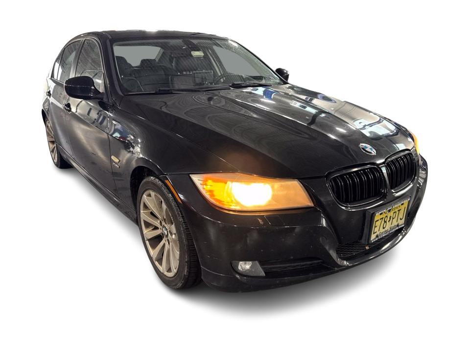 Thumbnail: 2011 BMW 3 Series - 14