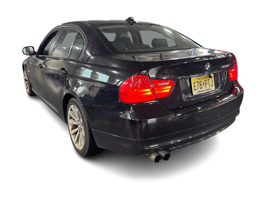 Thumbnail: 2011 BMW 3 Series - 3