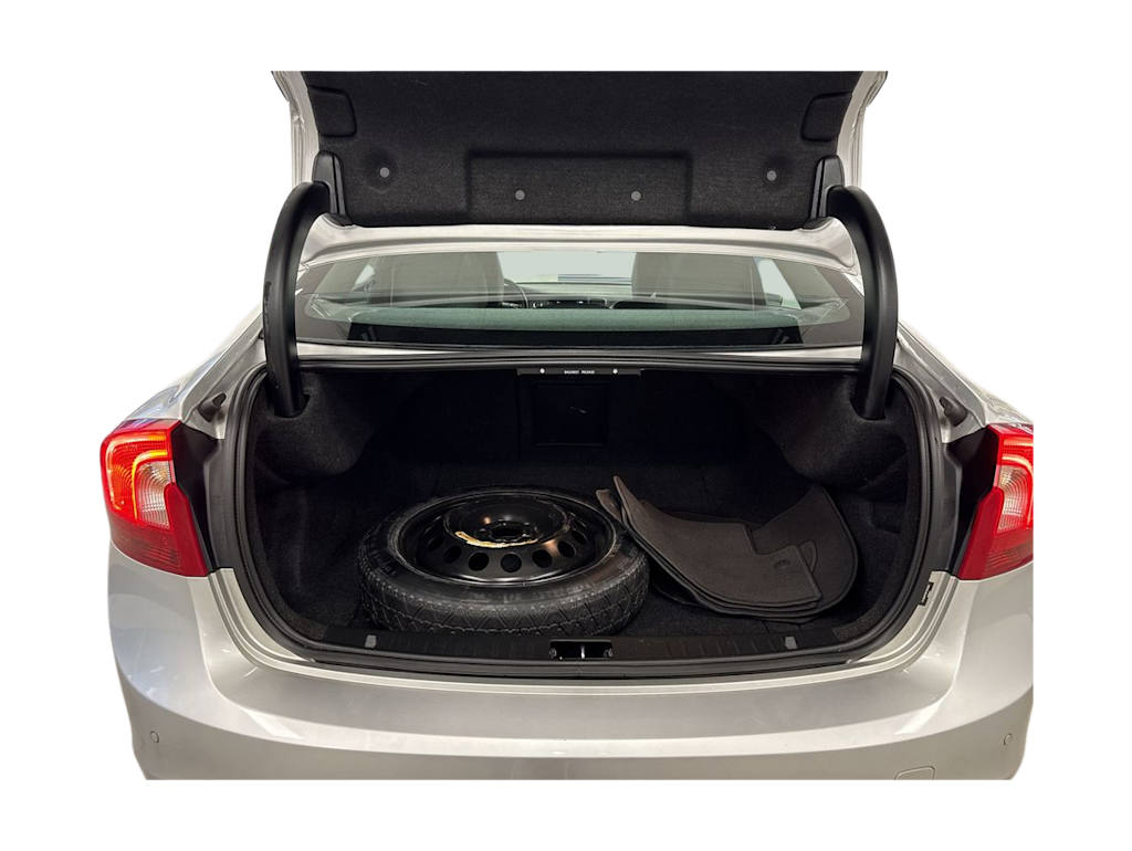 Thumbnail: 2015 Volvo S60 - 15