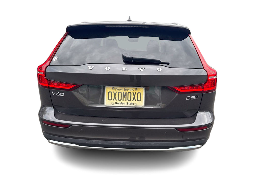 Thumbnail: 2025 Volvo V60 - 4
