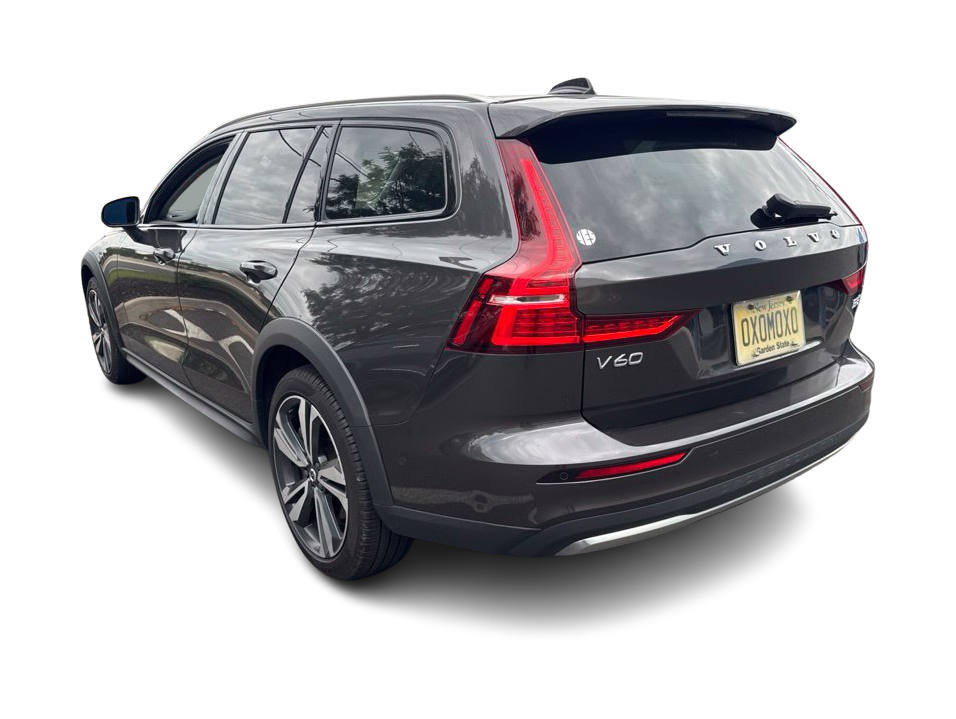Thumbnail: 2025 Volvo V60 - 3