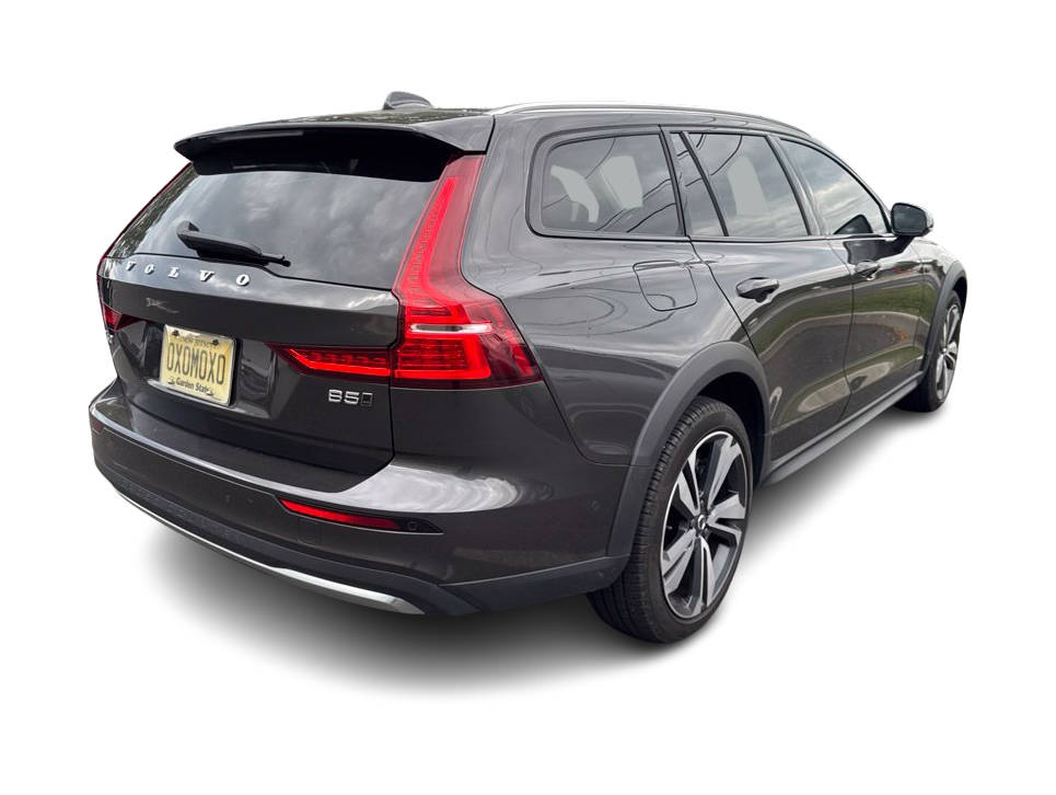 Thumbnail: 2025 Volvo V60 - 13