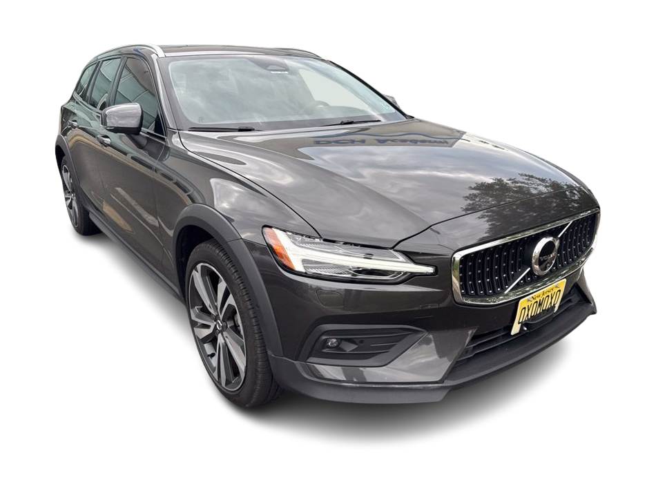 Thumbnail: 2025 Volvo V60 - 14