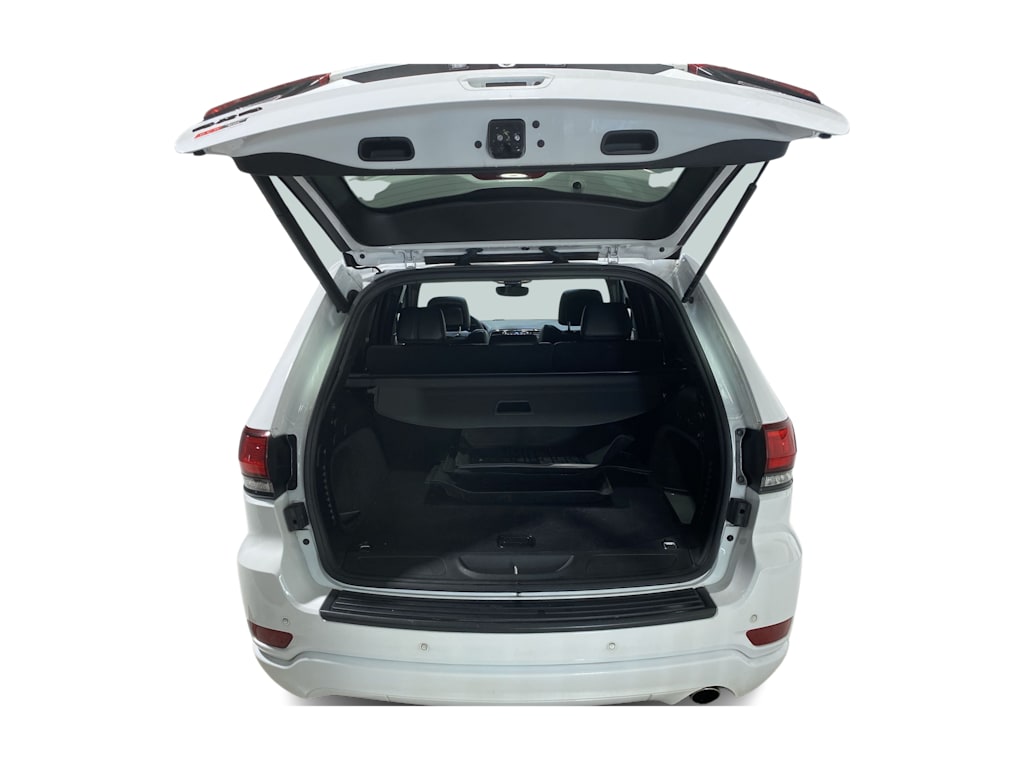 Thumbnail: 2020 Jeep Grand Cherokee - 17