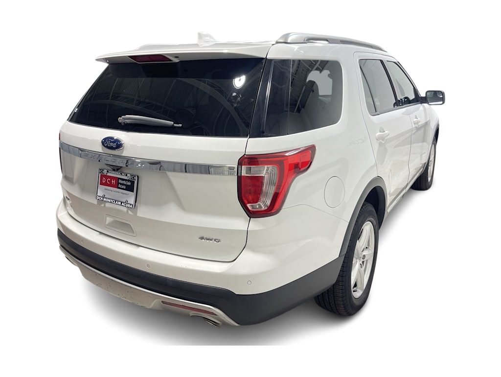 Thumbnail: 2016 Ford Explorer - 24