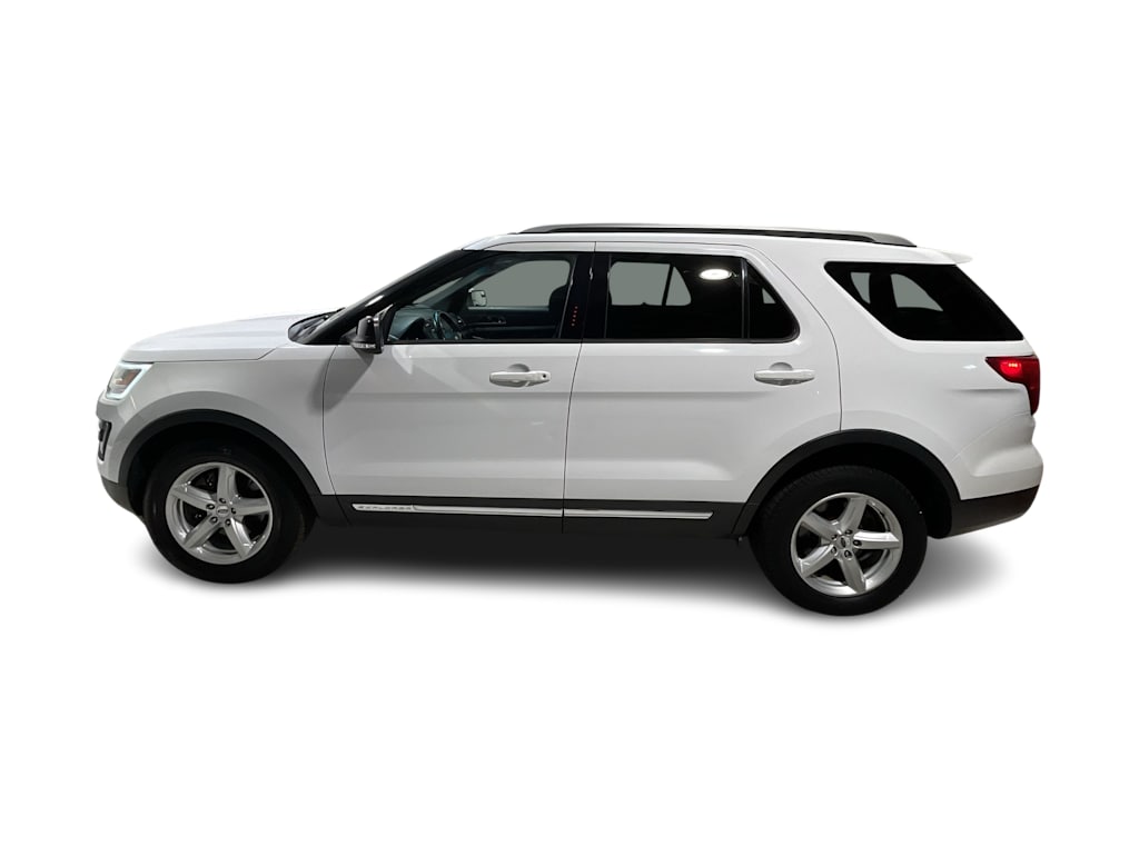 Thumbnail: 2016 Ford Explorer - 3