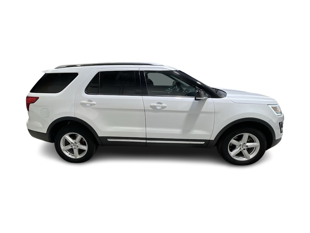 Thumbnail: 2016 Ford Explorer - 25