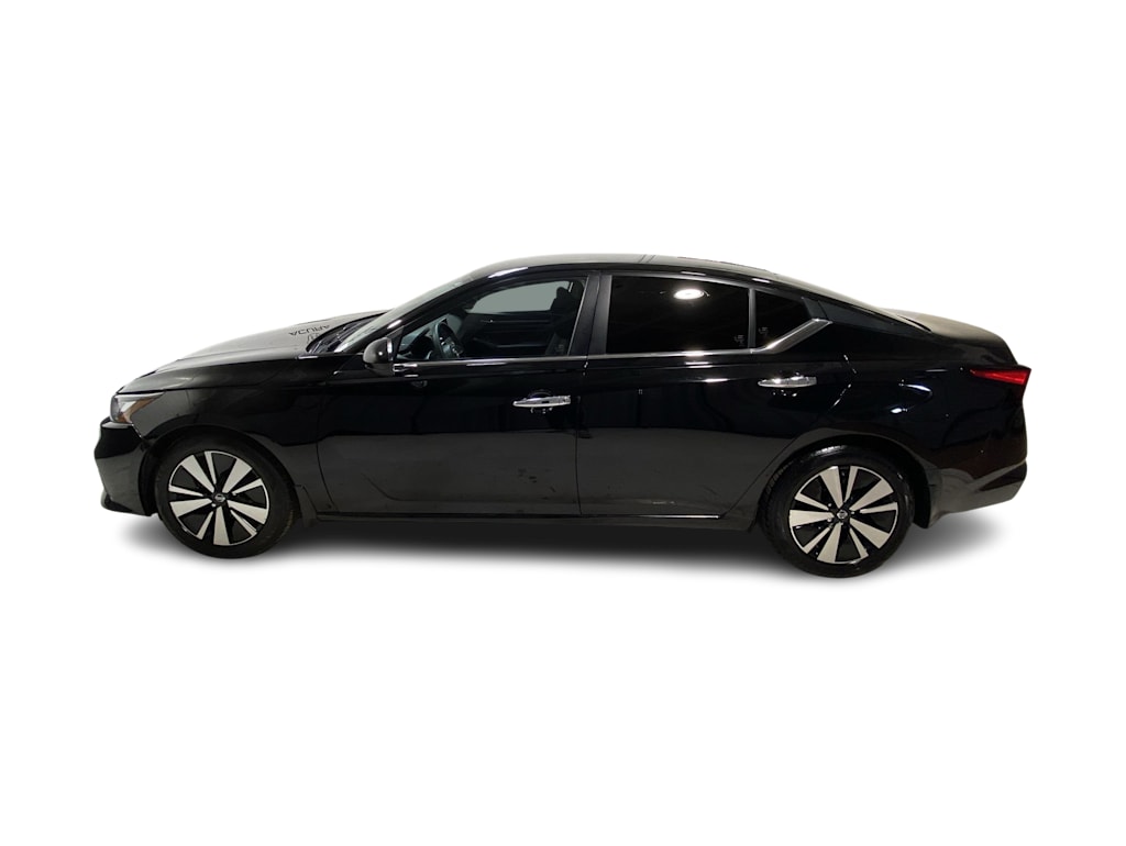 Thumbnail: 2022 Nissan Altima - 3