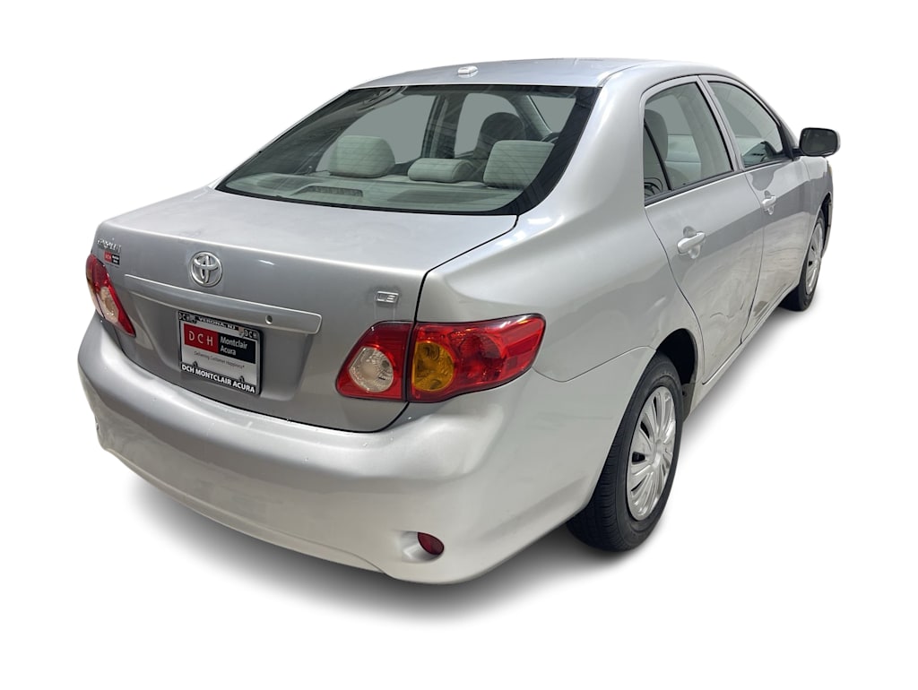 Thumbnail: 2010 Toyota Corolla - 25