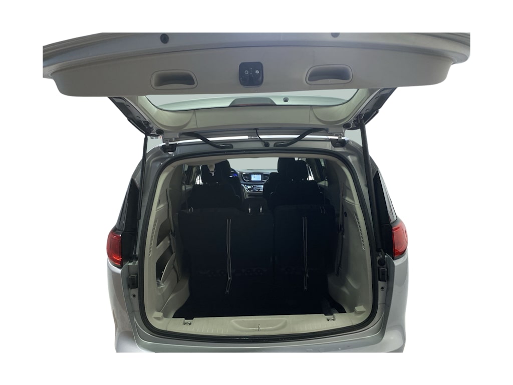 Thumbnail: 2023 Chrysler Voyager - 16