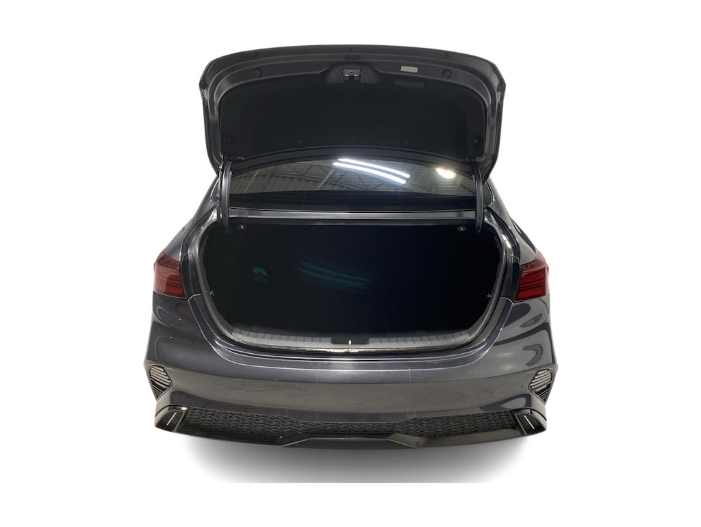 Thumbnail: 2023 Kia Forte - 17