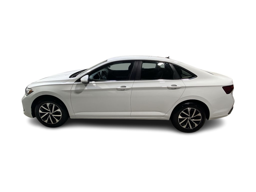 Thumbnail: 2024 Volkswagen Jetta - 3
