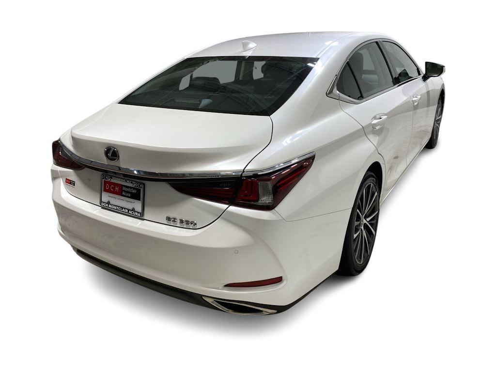Thumbnail: 2024 Lexus ES - 26