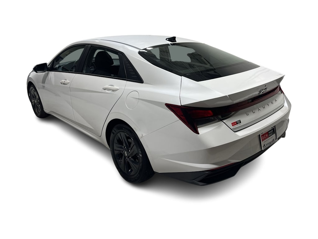 Thumbnail: 2021 Hyundai Elantra - 4
