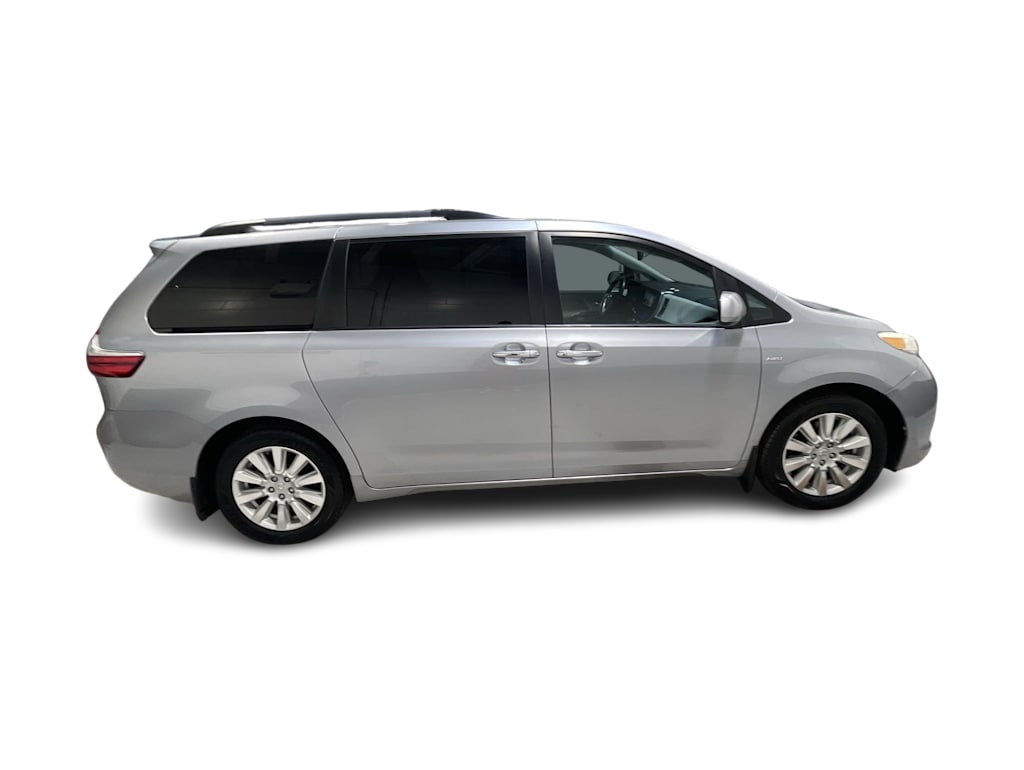 Thumbnail: 2017 Toyota Sienna - 27