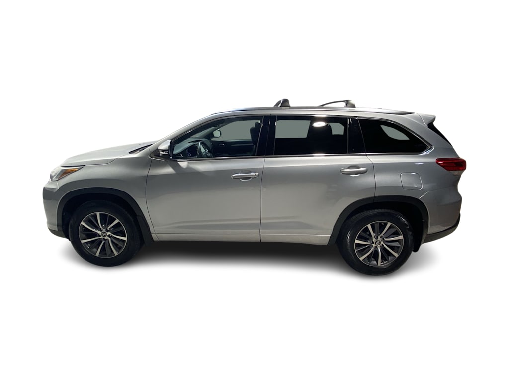Thumbnail: 2017 Toyota Highlander - 3