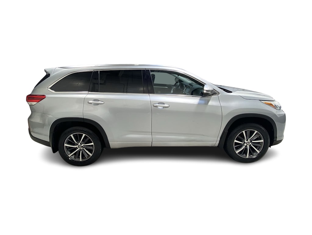 Thumbnail: 2017 Toyota Highlander - 27