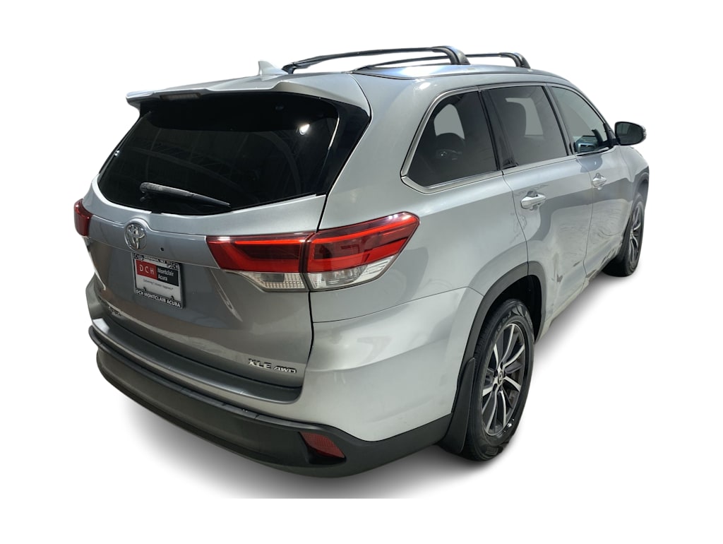 Thumbnail: 2017 Toyota Highlander - 26