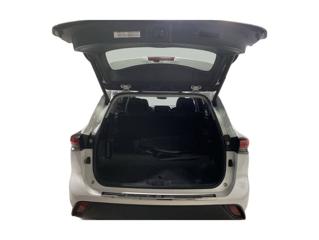 Thumbnail: 2023 Toyota Highlander - 17