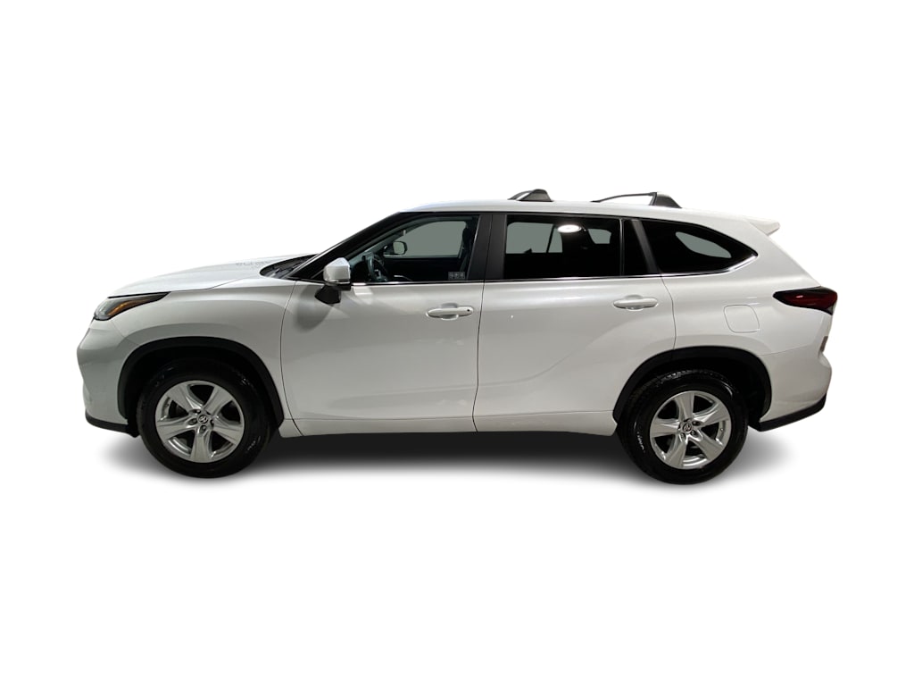 Thumbnail: 2023 Toyota Highlander - 3