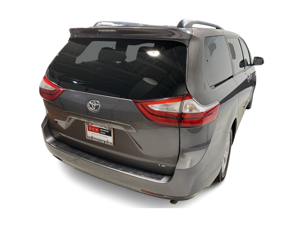 Thumbnail: 2015 Toyota Sienna - 26