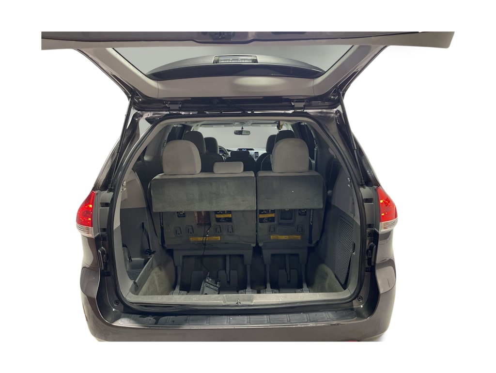 Thumbnail: 2014 Toyota Sienna - 15