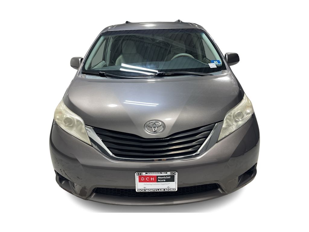 Thumbnail: 2014 Toyota Sienna - 6