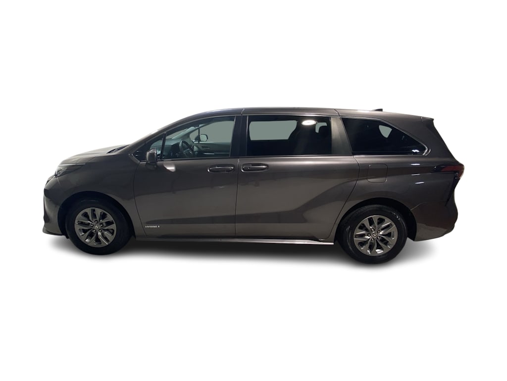 Thumbnail: 2021 Toyota Sienna - 3