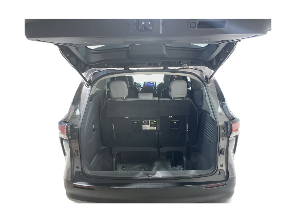 Thumbnail: 2021 Toyota Sienna - 16