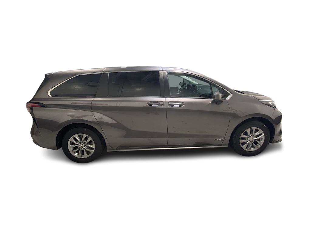 Thumbnail: 2021 Toyota Sienna - 26