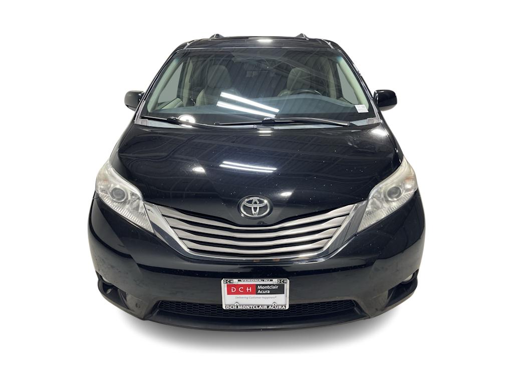 Thumbnail: 2015 Toyota Sienna - 6