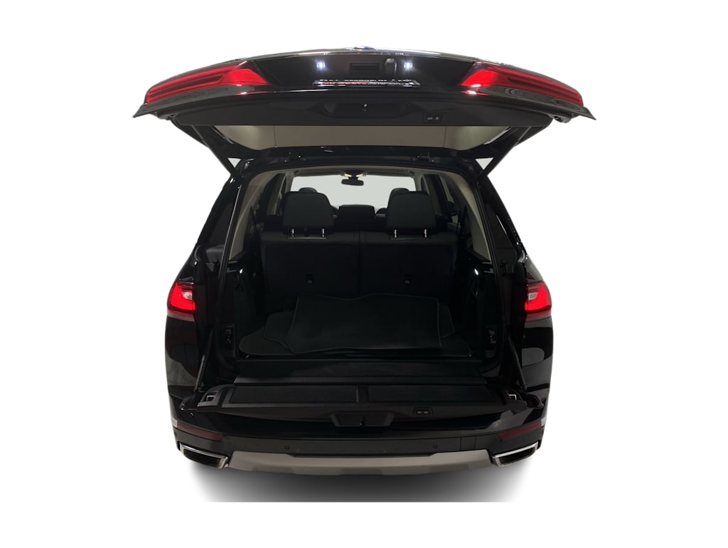 Thumbnail: 2022 BMW X7 - 16