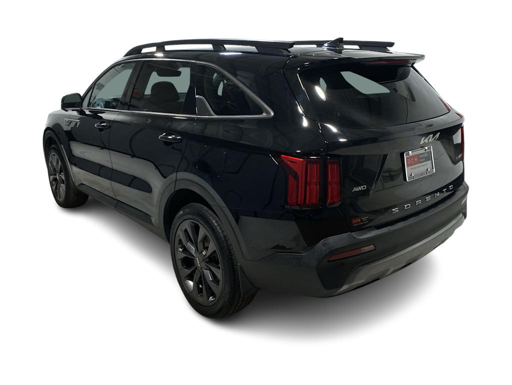 Thumbnail: 2022 Kia Sorento - 4