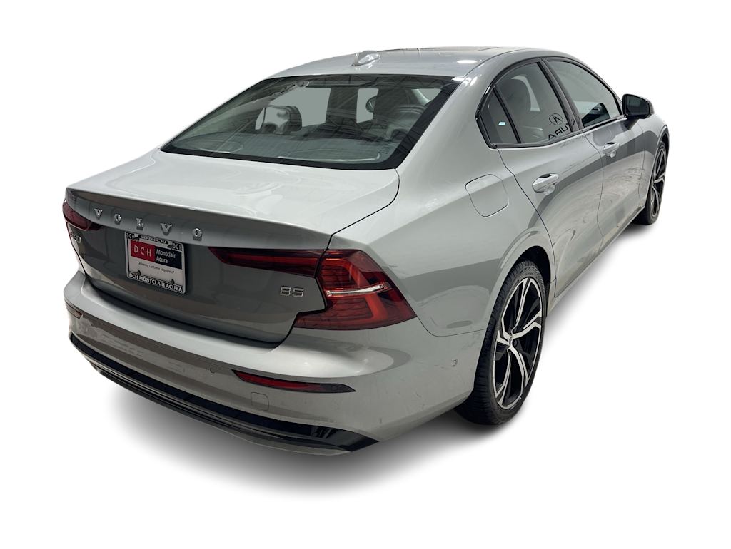 Thumbnail: 2024 Volvo S60 - 25