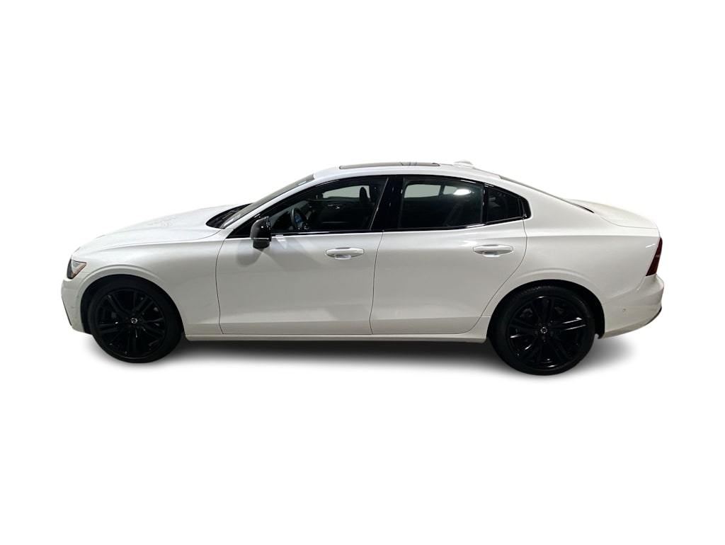 Thumbnail: 2023 Volvo S60 - 3