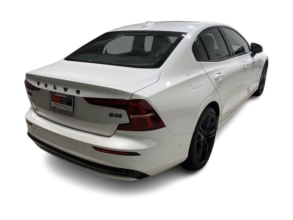 Thumbnail: 2023 Volvo S60 - 26