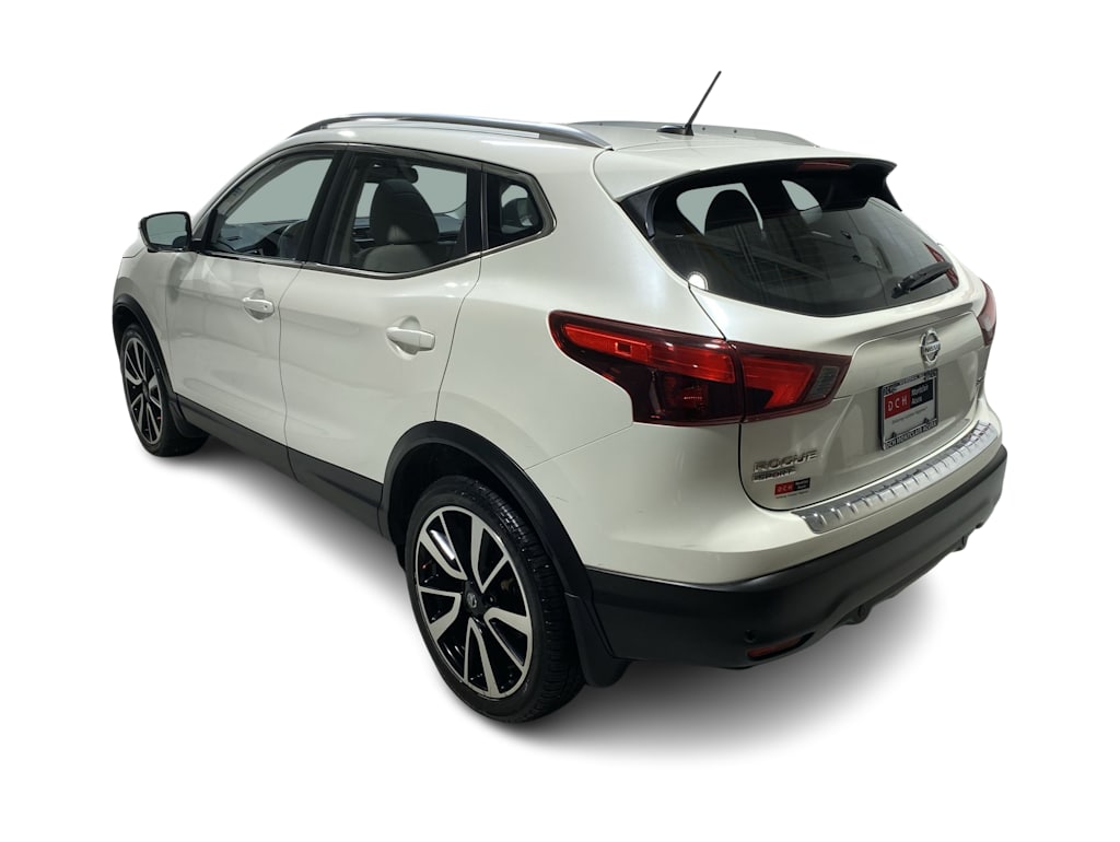 Thumbnail: 2019 Nissan Rogue Sport - 4