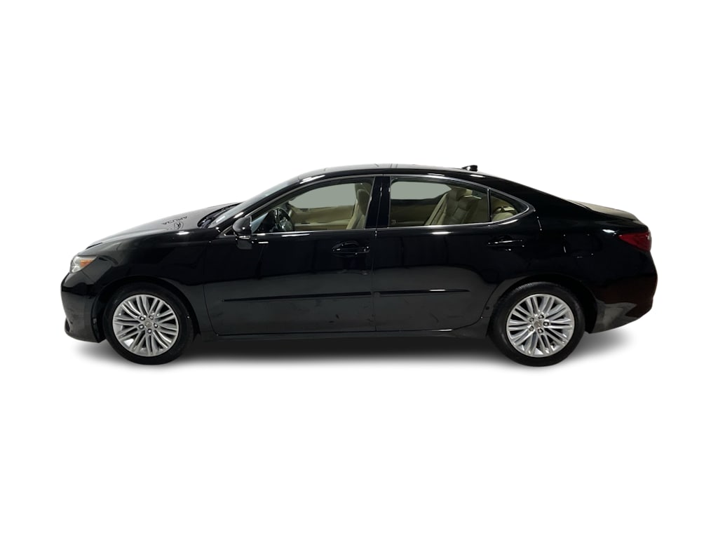 Thumbnail: 2015 Lexus ES - 3