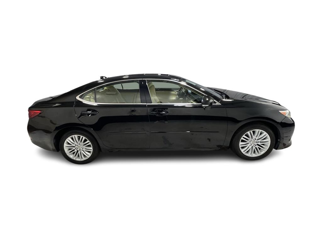 Thumbnail: 2015 Lexus ES - 27