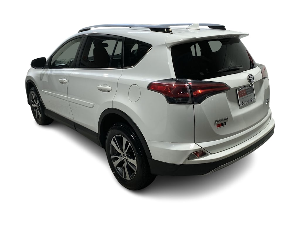 Thumbnail: 2018 Toyota RAV4 - 4