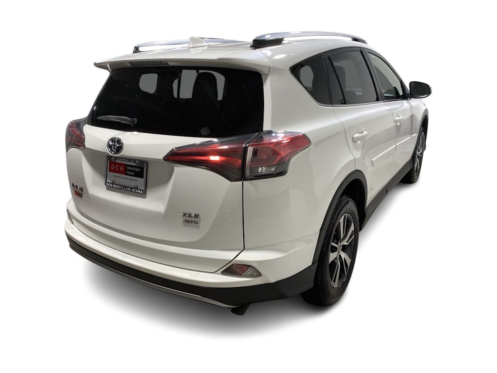 Thumbnail: 2018 Toyota RAV4 - 26