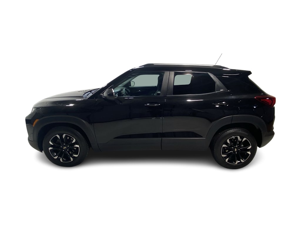 Thumbnail: 2023 Chevrolet TrailBlazer - 3