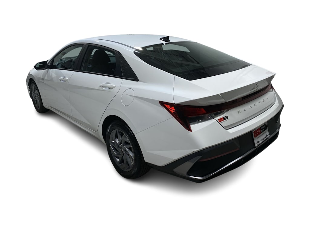 Thumbnail: 2024 Hyundai Elantra - 4