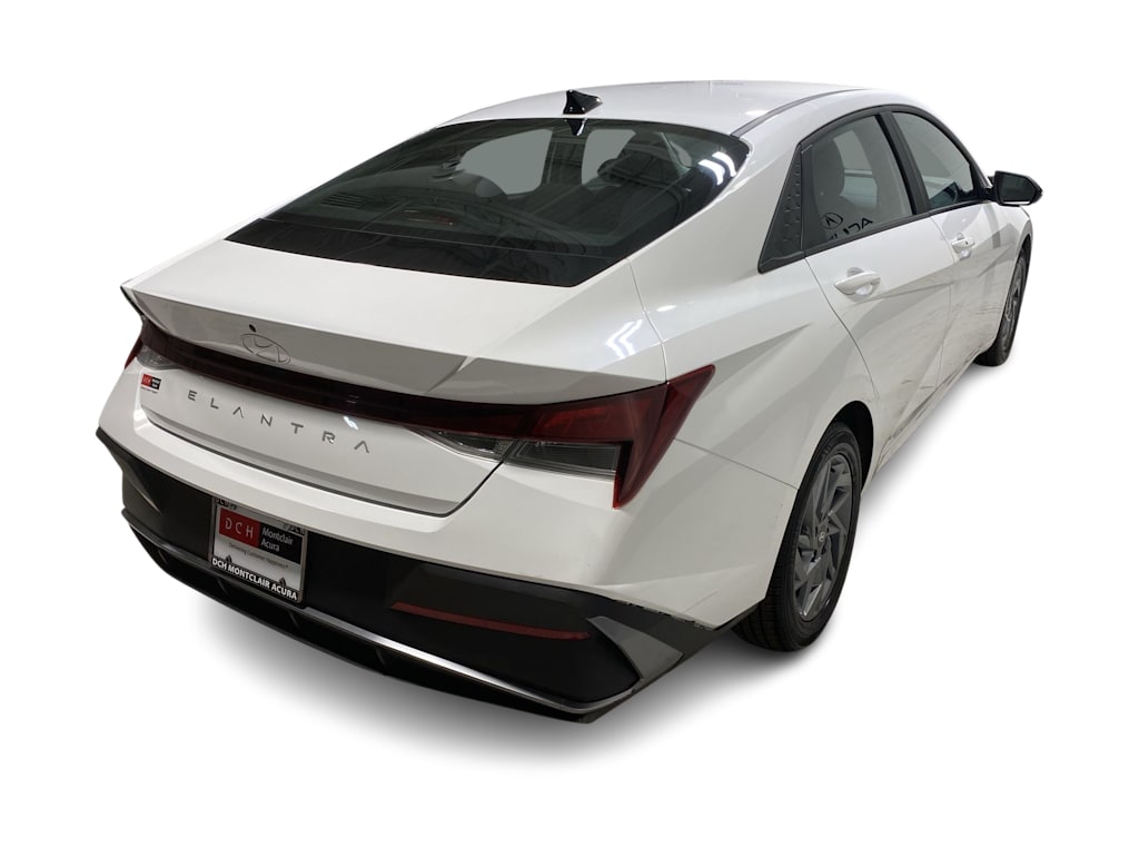 Thumbnail: 2024 Hyundai Elantra - 26