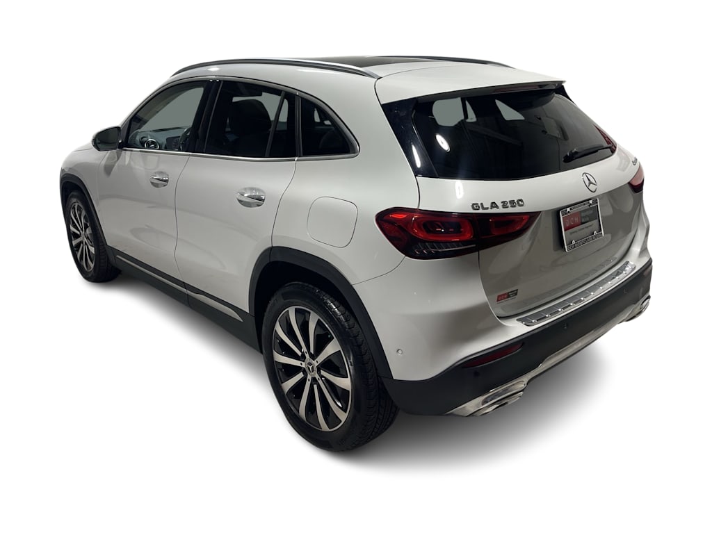 Thumbnail: 2021 Mercedes-Benz GLA - 4